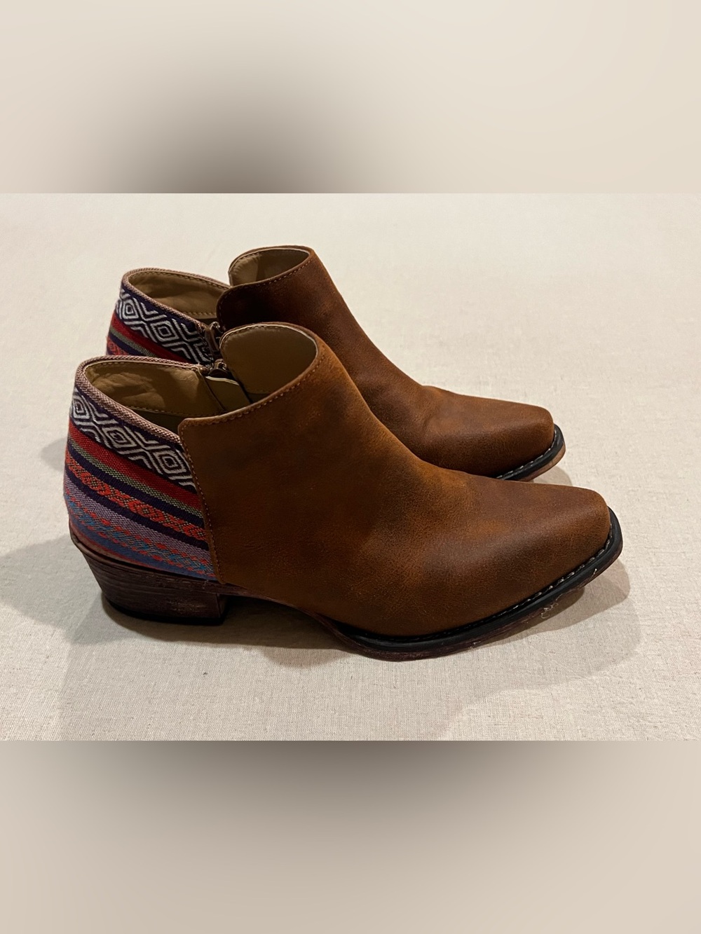 Roper Serape Heel Booties Snip Toe Cowgirl Boots Rodeo Country Western Size 6.